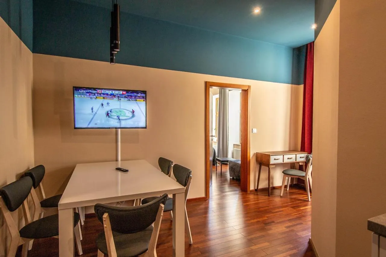 Wooden Design 2Bdr Apartment Near Eden Garden Praga