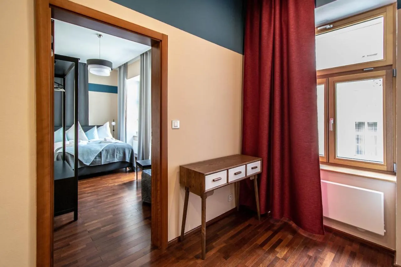 Wooden Design 2Bdr Apartment Near Eden Garden Praga 0*,  Repubblica Ceca