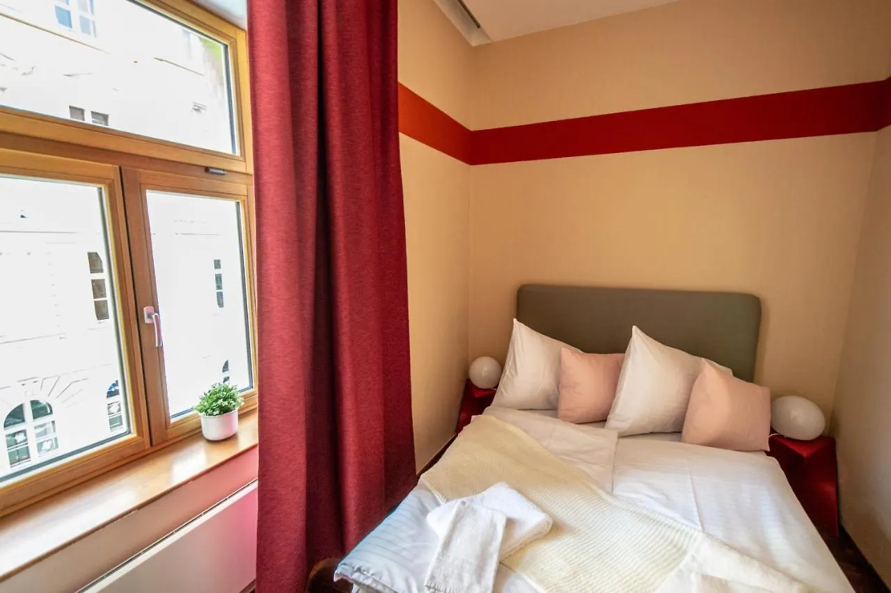 Wooden Design 2Bdr Apartment Near Eden Garden Praga