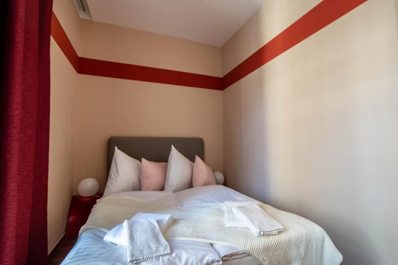 Wooden Design 2Bdr Apartment Near Eden Garden Prague Czech Republic