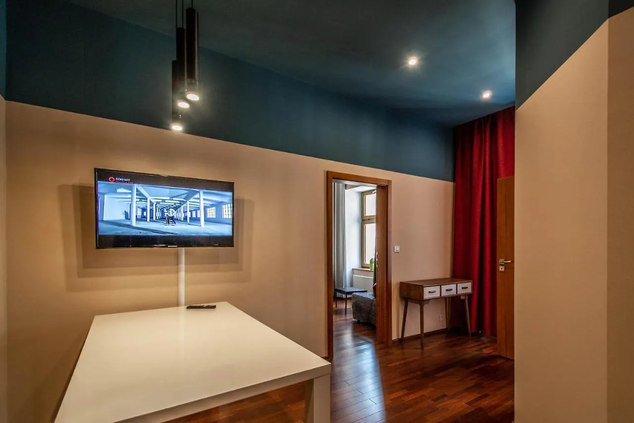 Wooden Design 2Bdr Apartment Near Eden Garden Prague