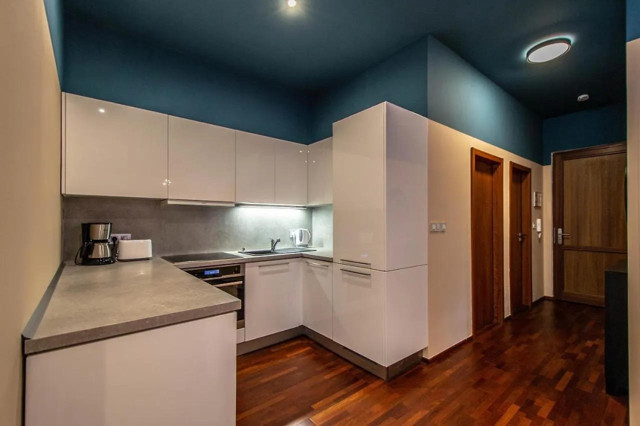 Wooden Design 2Bdr Apartment Near Eden Garden Prague 0*,